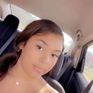 Meet your Posher, Elena